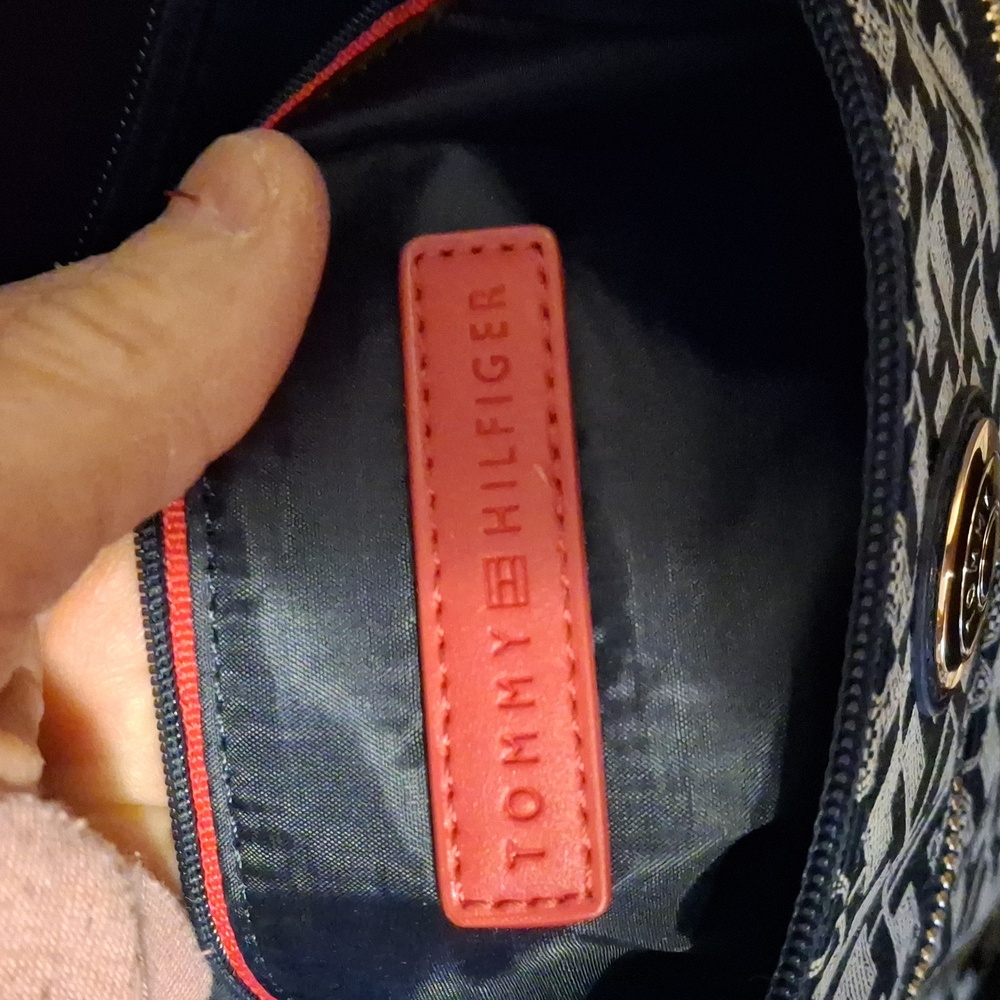 Tommy Hilfiger Navy & White Crossbody Bag -EUC - Picture 5 of 7